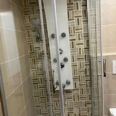 Maison De L'olivier 펜션 앙티브